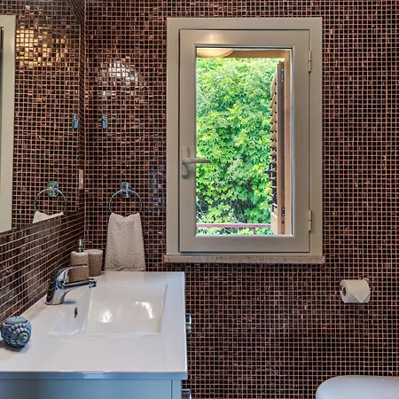 La Goccia Sul Mare * Letojanni