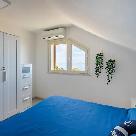 La Goccia Sul Mare Lejlighed Letojanni