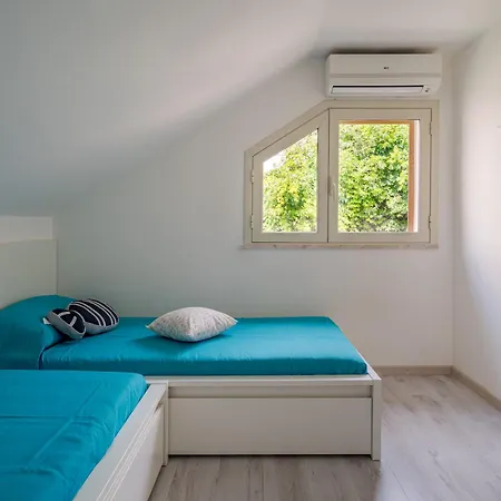 La Goccia Sul Mare *