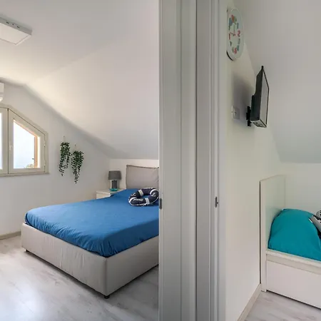 La Goccia Sul Mare Lejlighed Letojanni