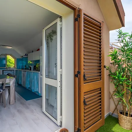 La Goccia Sul Mare Lejlighed Letojanni