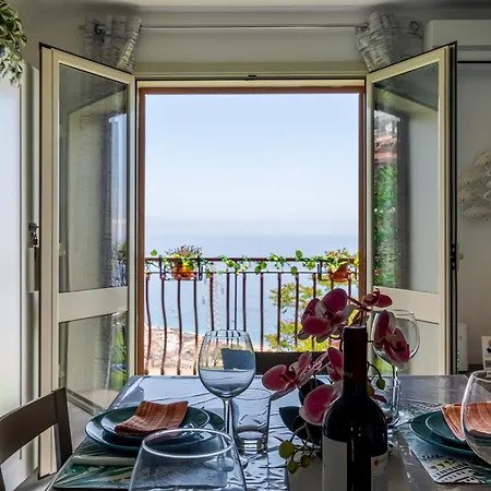 La Goccia Sul Mare * Letojanni