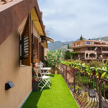 La Goccia Sul Mare Lejlighed Letojanni